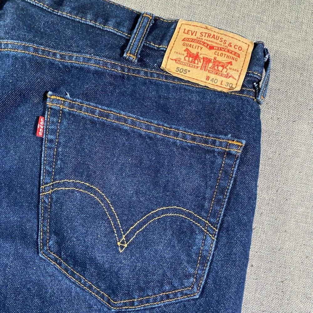 Levis 505‎ Mens W40 L30 (Fits 40x27) Dark Wash Straight Fit Denim Jeans